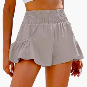 Women's Gray Ruffle Hem Shorts.
So cute!! Size small